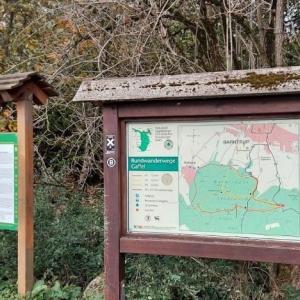 Kleiner Schotter Parkplatz