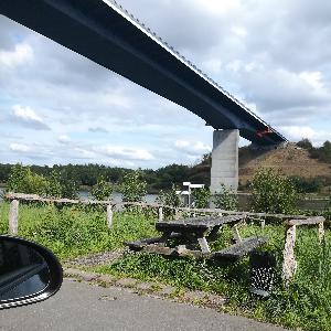 Unter der brücke am NOK A23