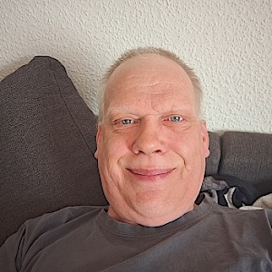 GUESTROWboy