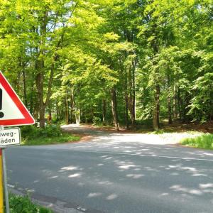 Wanderparkplatz am Gattberg. Treffpunkt Hütte