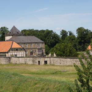 Parkplatz Gesmold hinter dem Schloss