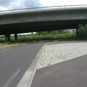 Wendehammer unter der Brücke des Rügenzubringers