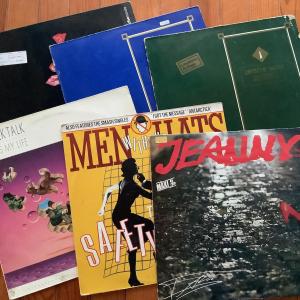 Frivole Bar Abend und Vinylparty