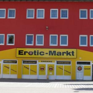 Eroticmarkt an der Autobahn