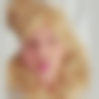 VickyFamous