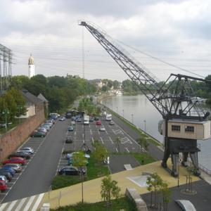 Frankfurt Höchst/ Parkplätze Nähe Leunabrücke