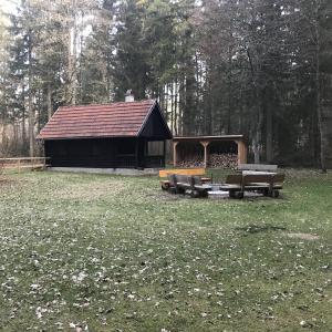 Hütte zwischen Harthausen a.d.Scher und Neufra